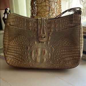 Elegant Tan Crocodile-Embossed Women's Bag
